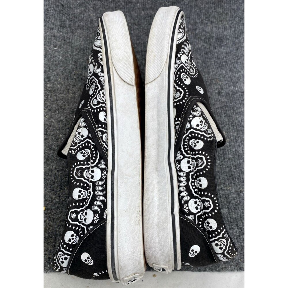 Vans Classic Slip-On Black White Skull Paisley Bandana Shoes Men 9 Women 10.5 - Picture 9 of 11